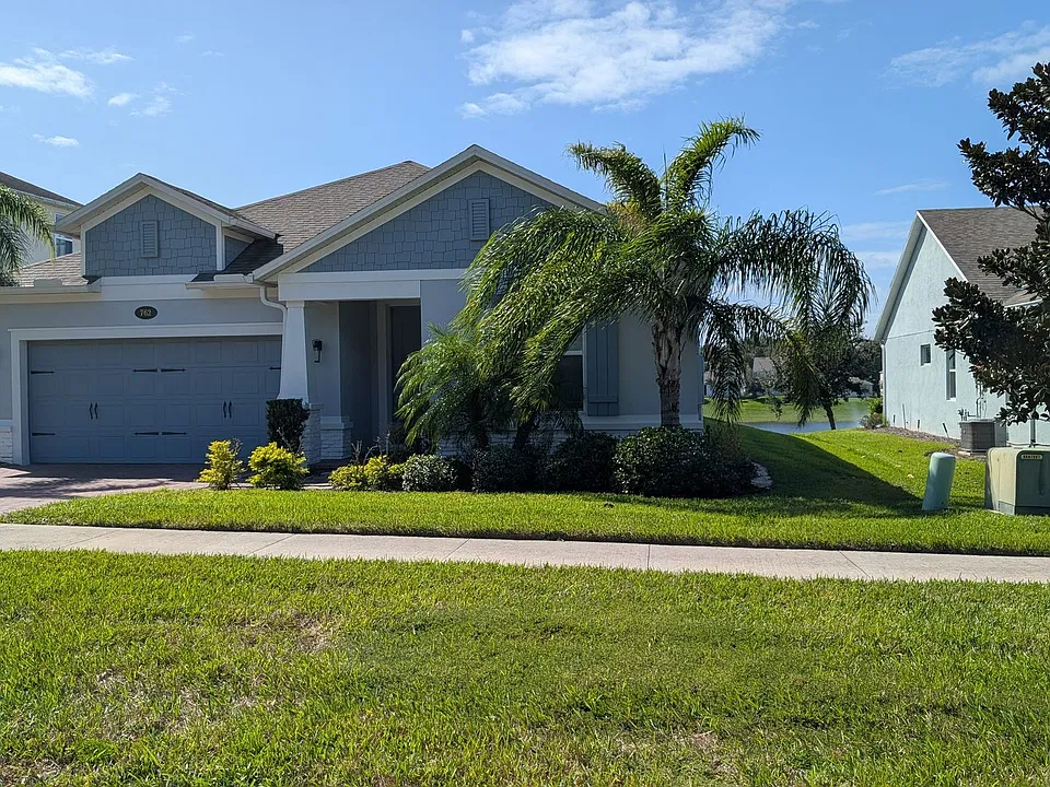 762 Hull Island Dr