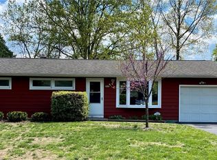 4596 Verplank Rd, Clay, NY 13041