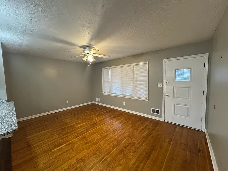 3 bed, 2.0 bath, $1,499 — Photo 4