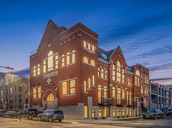 505 W Elm St #105, Chicago, IL 60610