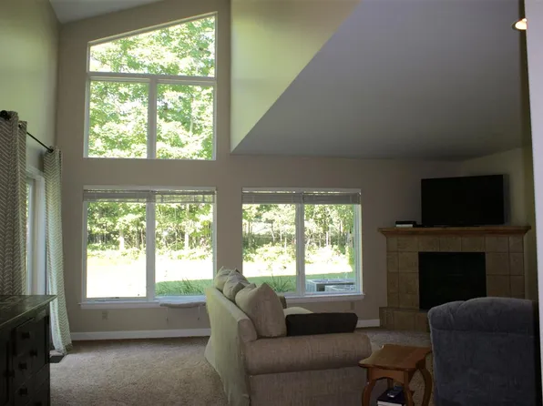 1061 Merlin Ln #6, Marquette, MI 49855
