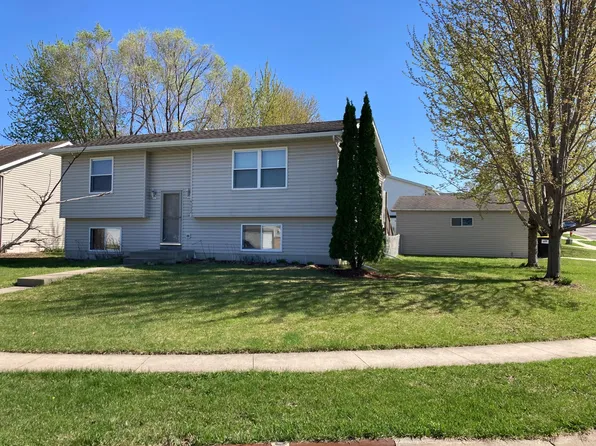 4932 10th St NW, Rochester, MN 55901