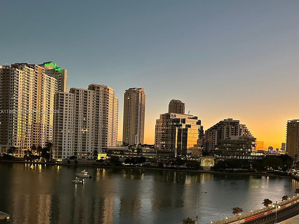 1st image of 801 Brickell Bay Dr APT 761