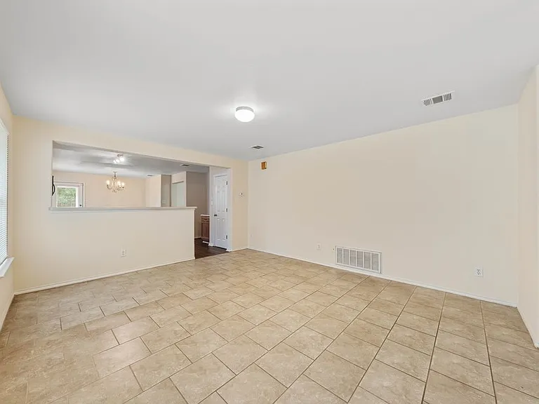 6402 Candleview Ct — Photo 7