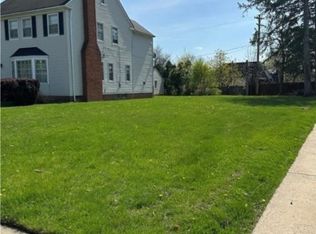 16626 Kenyon Rd, Shaker Heights, OH 44120