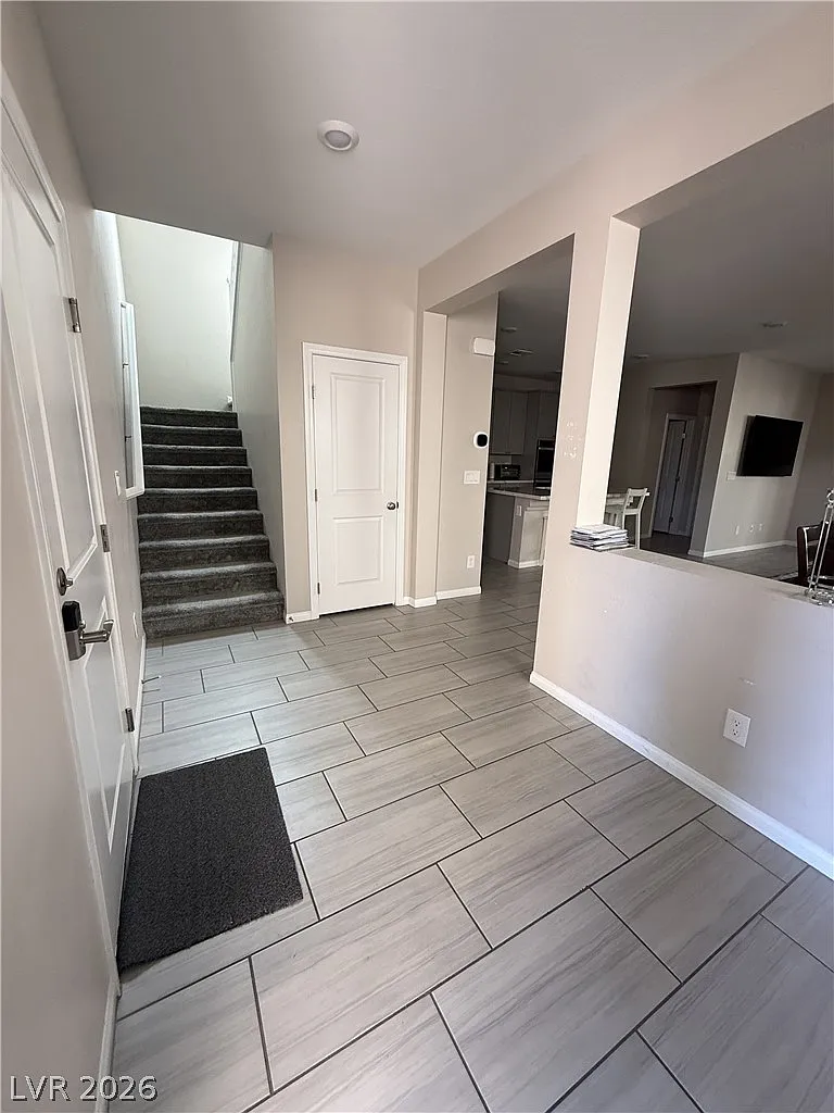 4 bed, 3.0 bath, 2087 sqft, $2,900 — Photo 2