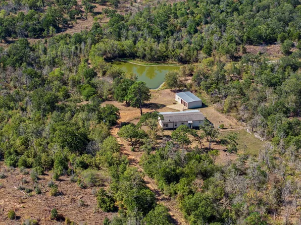 454 Leisure Ln, Cedar Creek, TX 78612