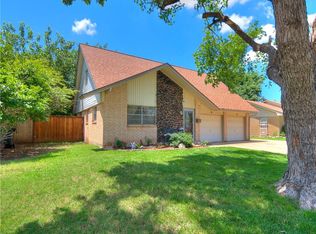 1213 S Howard Ave, Moore, OK 73160