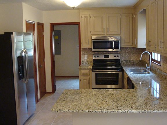 Kitchen with Granite
