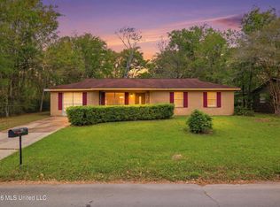 103 Forest Dr, Diberville, MS 39540