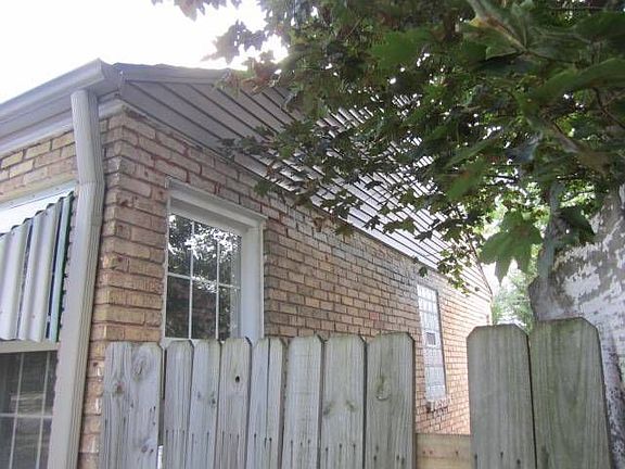2nd image of 209 S Gretta Ave