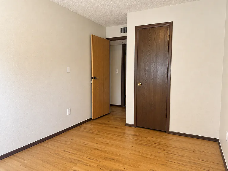 139 Juniper Pl #D — Photo 11