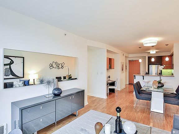 4th image of 170 King St Unit 1106