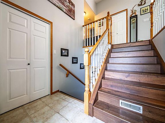 5th image of 10905 W 91st St