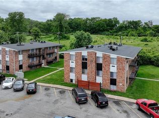 7402 Overton Ave, Kansas City, MO 64133