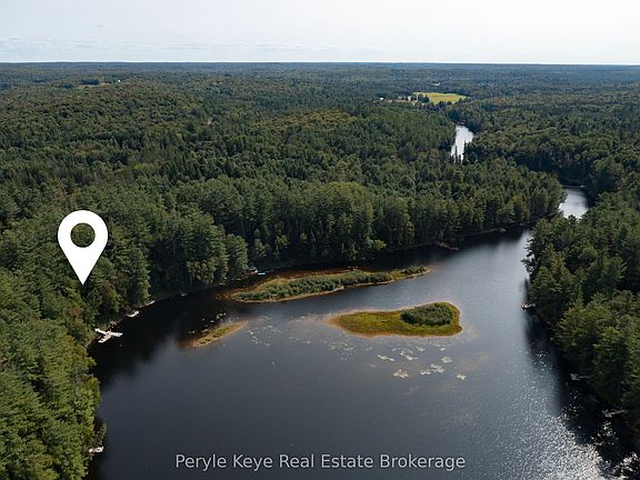 4th image of 136 Deer Lake Rd