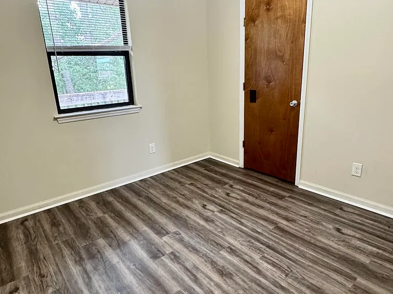 710 Patton Cir #6 — Photo 7