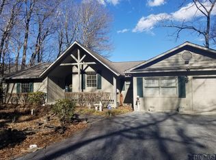 221 Narrows Rd, Sapphire, NC 28774