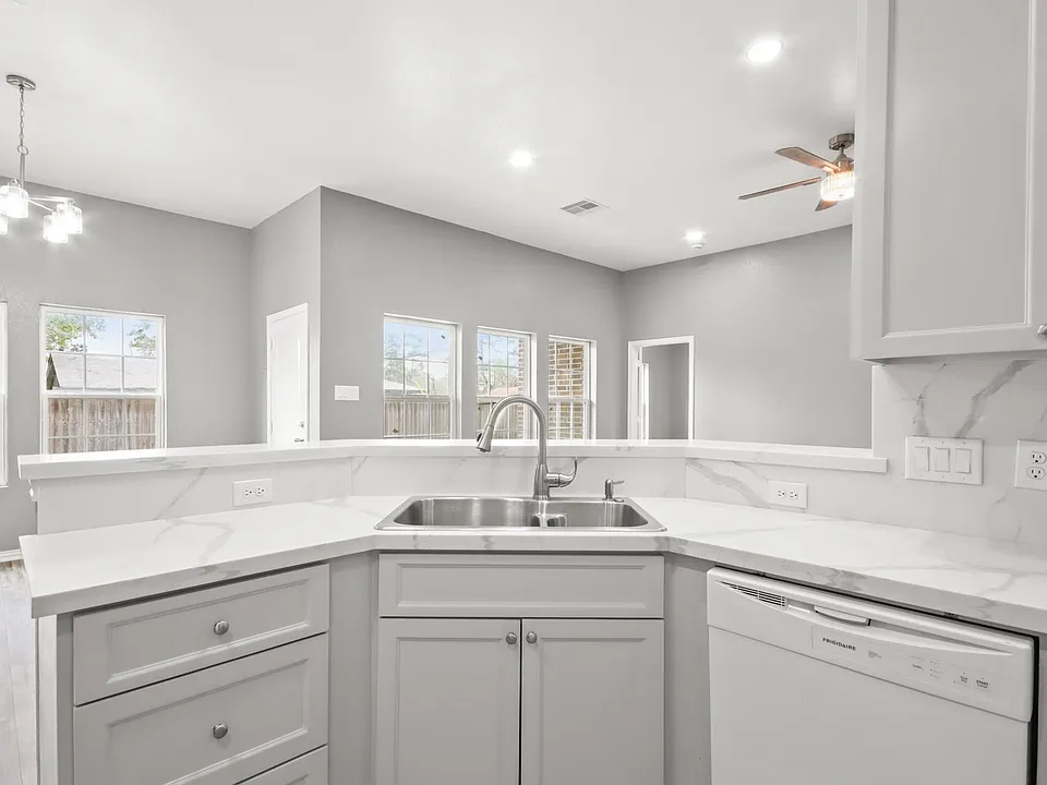 535 Corydon Dr