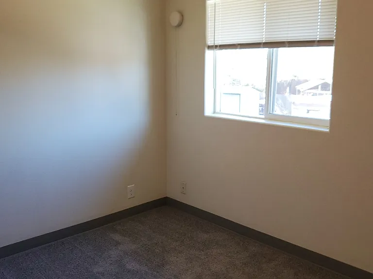 4285 River Rd — Photo 5