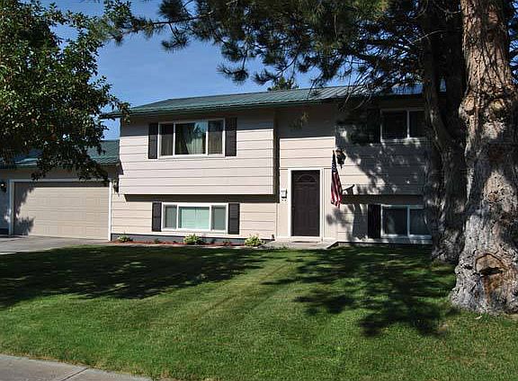 2nd image of 1316 S Saint Clair Ave