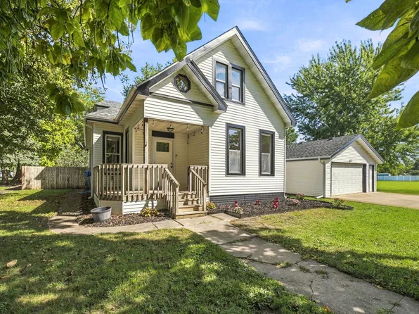 209 S East St, Odell, IL 60460