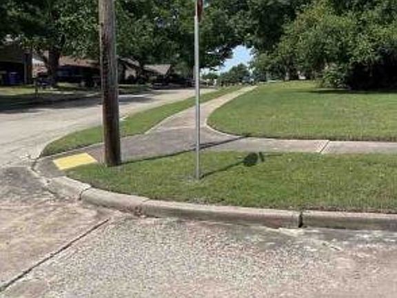 Exterior Neighborhood (street photo)