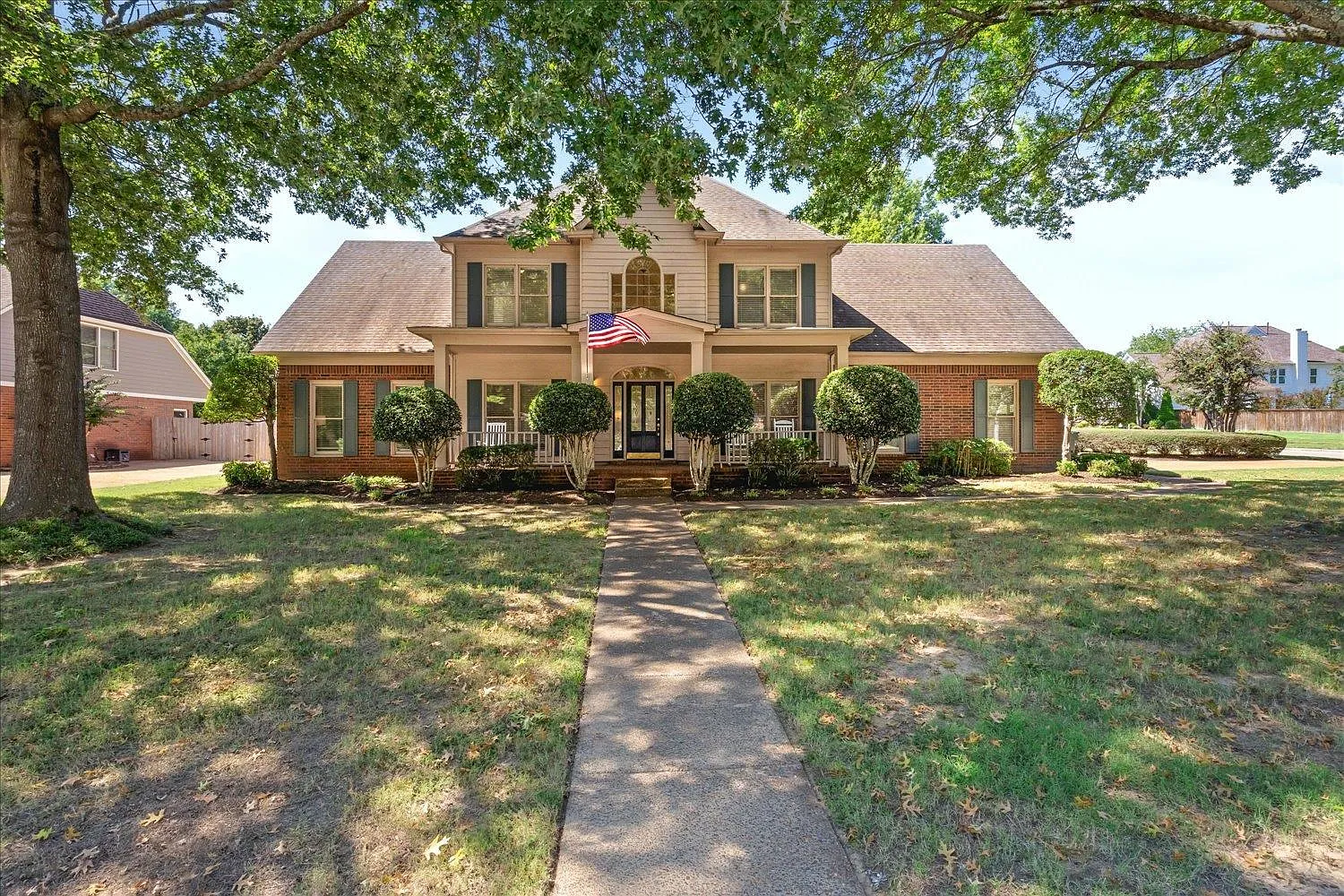 4 bed, 3.5 bath, 3608 sqft, $3,500 — Photo 2