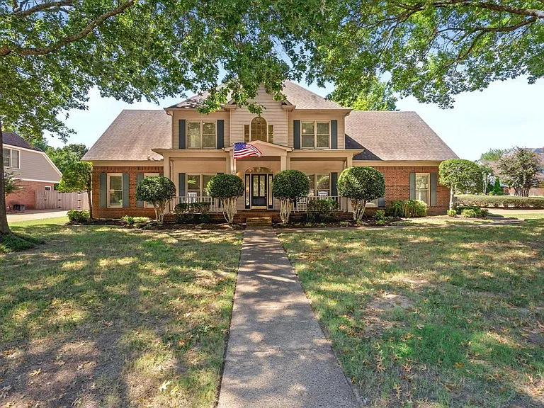 739 Evans View Ln — Photo 2