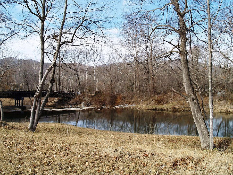 2nd image of 156 Prospect Cir