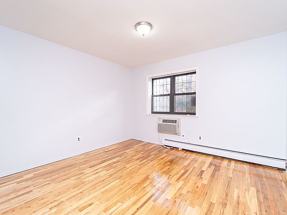 4th image of 25-27 Crescent St #2R