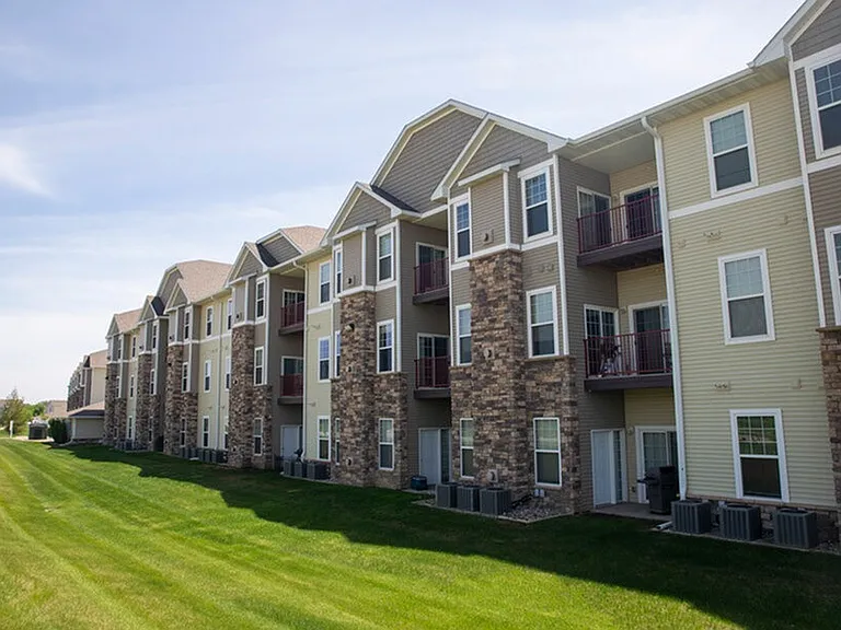 Woodland Reserve Apartments — Photo 21
