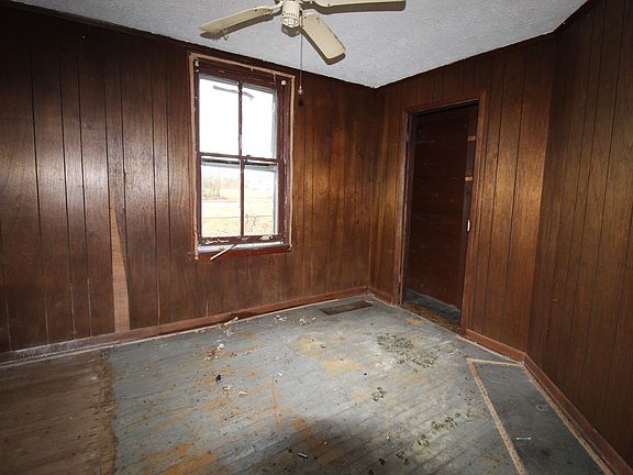 3rd image of 2200 Maxwell Ave