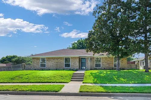 2400 Bengal Ln Photo 1