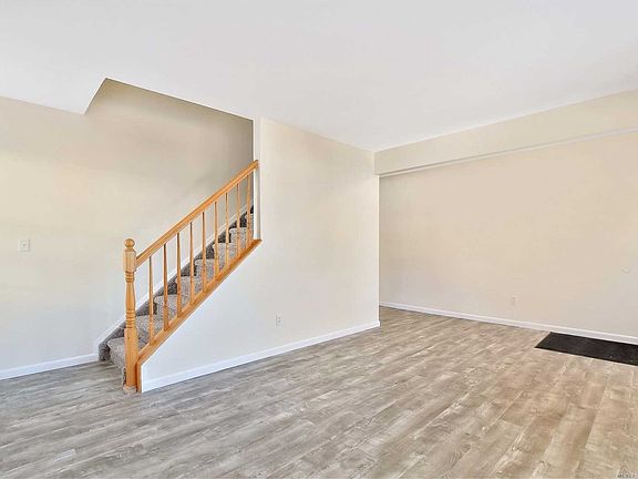 5th image of 6 Bellaire Ave