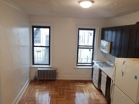 5th image of 3743 80th St APT B1