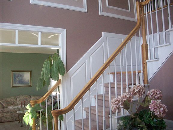 Note:wainscoting going up the staircase