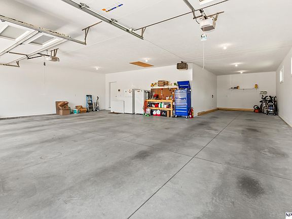 5th image of 843 Arbor Dr