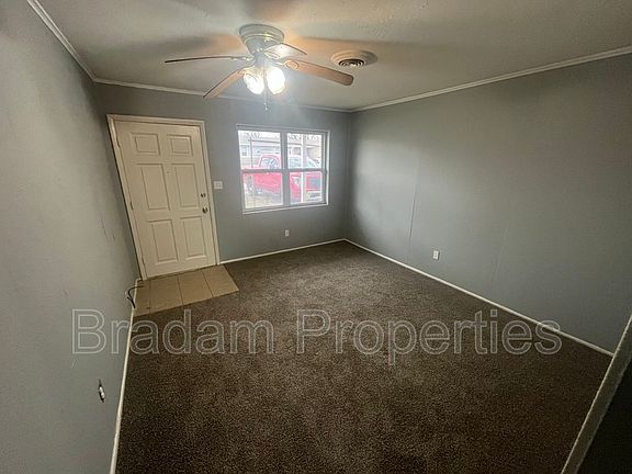2nd image of 605 N Beaumont St