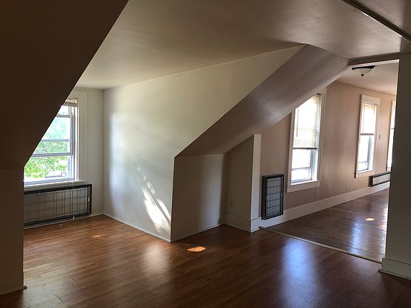 3rd image of 125 Davis Rd #5