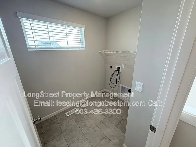 5954 Henshaw St SE — Photo 11