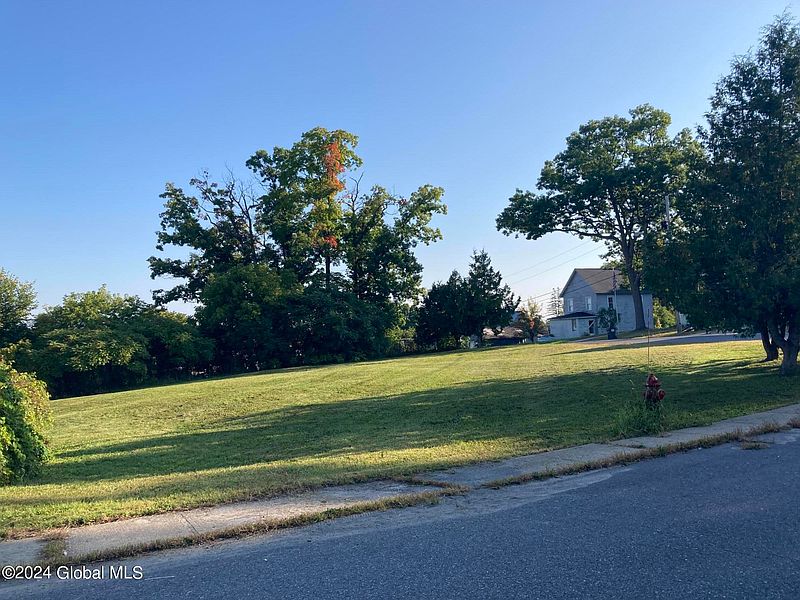 4th image of L14.200 Treadway Street