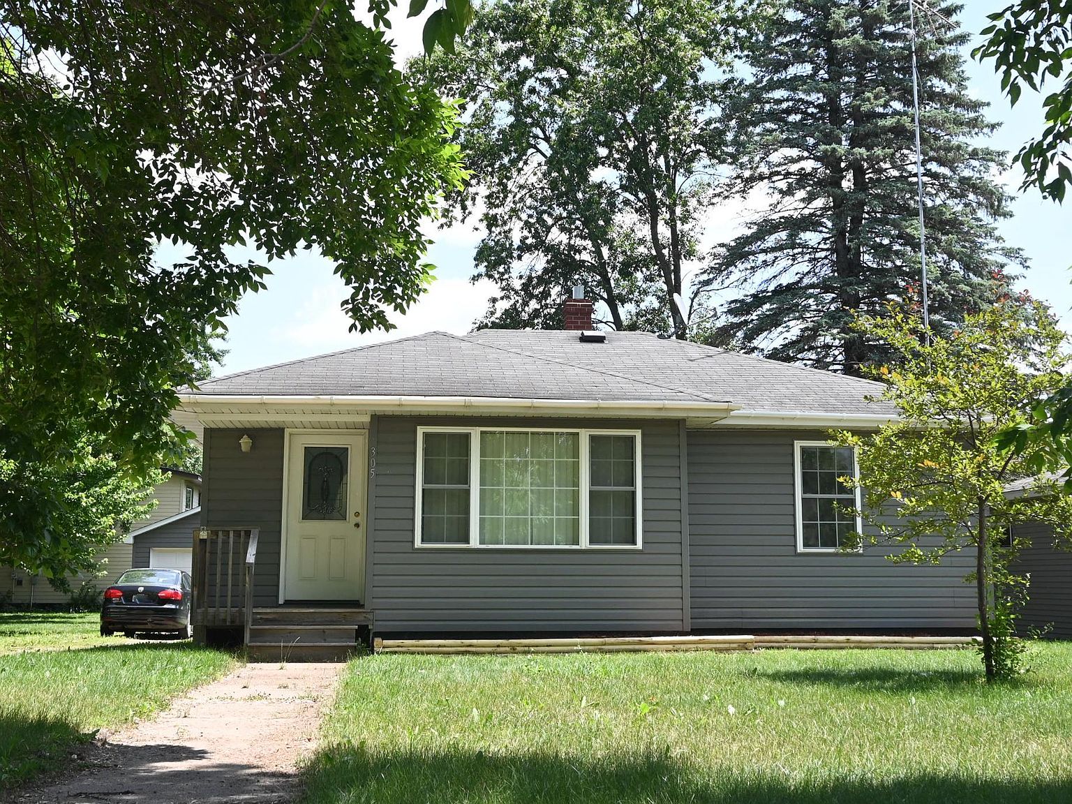 305 S Main St, Upsala, MN 56384 Zillow