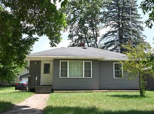 305 S Main St, Upsala, MN 56384