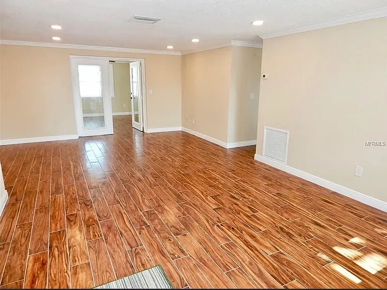 2240 Tahitian Dr — Photo 3