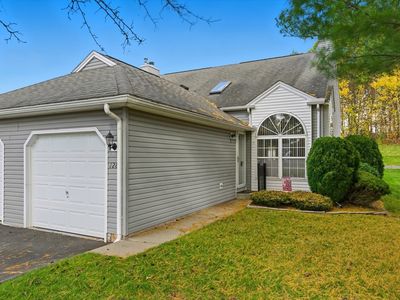 128 Brookfield Ln UNIT 128, Agawam, MA, 01001