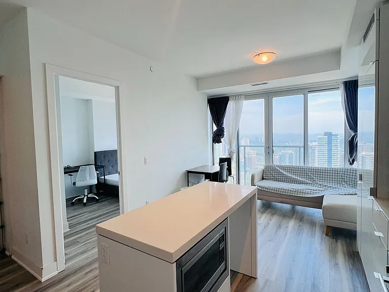 7 Grenville St #4207 — Photo 3