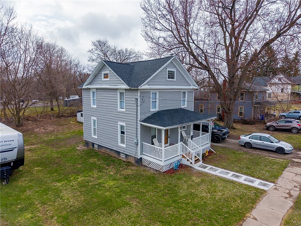 1st image of 584 East Ave