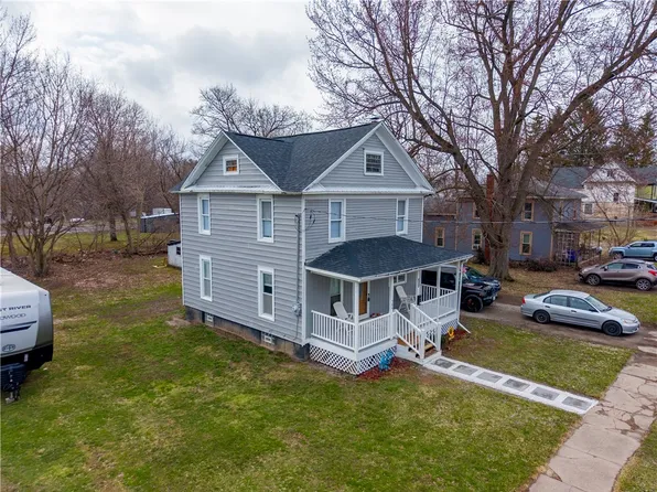 584 East Ave, Medina, NY 14103