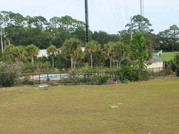 838 Mariners Ct, Carrabelle, FL 32322